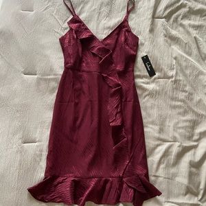 NWT Lulu’s Ruffle Dress